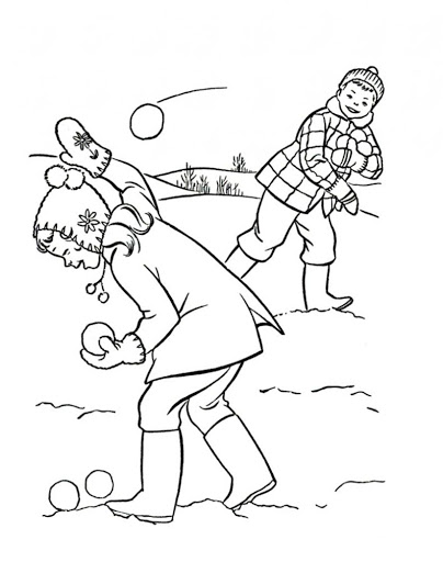 Мальчик и девочка обкидываются снежками