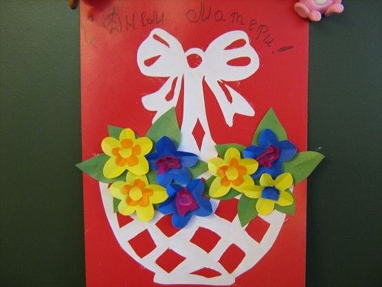 Поделки на 8 марта из цветной бумаги и пластелина