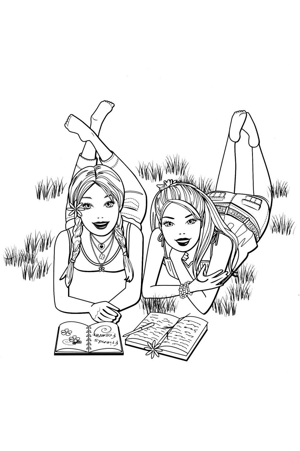 Барби с подругой ведут дневник