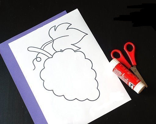 Аппликация из полосок цветной бумаги. Гроздь винограда