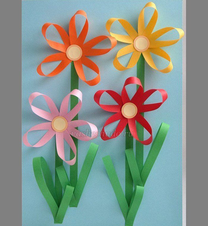 Объемная аппликация из цветной бумаги 