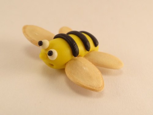 Как сделать пчелу. поделка пчела 