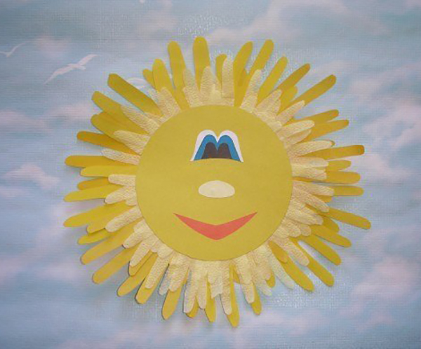 Аппликация солнце из ладошек. Аппликация на тему весны и лета