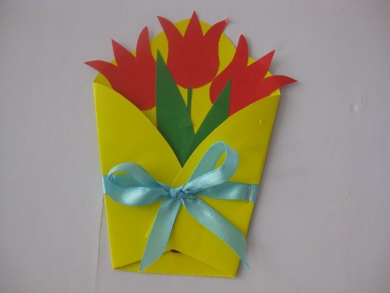 Поделки на 8 марта из цветной бумаги и пластелина