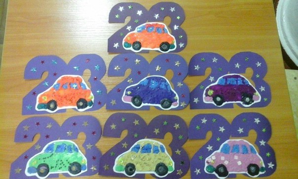 Все Поделки на 23 февраля для детского сада Поделки на день защитника отечества для группы в детском саду. Поделки из цветной бумаги и пластилина