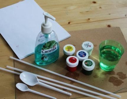 Рисунки гуашью мыльными пузырями