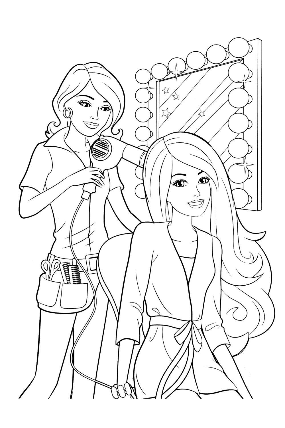 Барби модница в салоне делает прическу