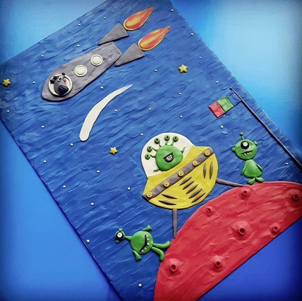 Поделка из пластилина с ракетой