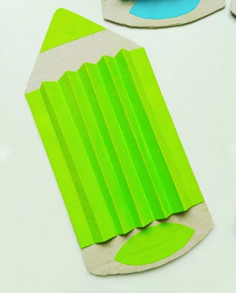 Объемная аппликация карандаш из цветной бумаги и картона