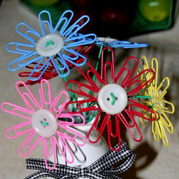 Поделки из канцелярских товаров