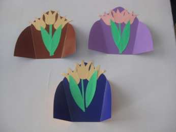 Поделки на 8 марта Поделки на 8 марта из цветной бумаги и пластелина