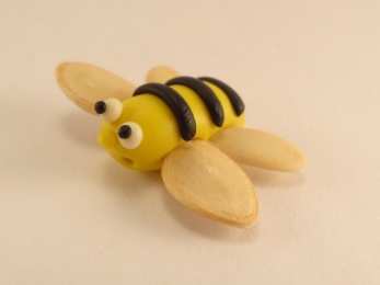 Весенние поделки Как сделать пчелу. поделка пчела 
