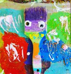 Различные поделки Поделка из хозяйственной кисточки и гуаши